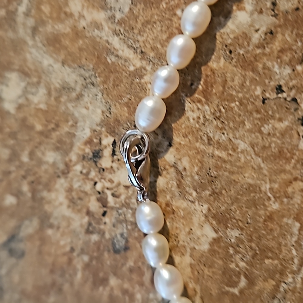 Frantz Diamonds Pearl Necklace - Picture 3 of 4